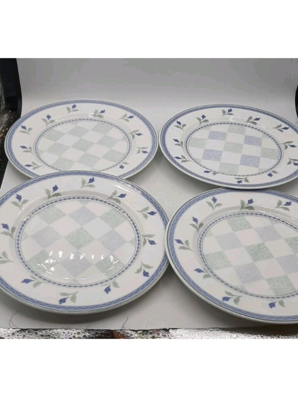 VTG Oneida Table Trends Gaiety Salad Dessert Plates Porcelain Set of 4 Nice
